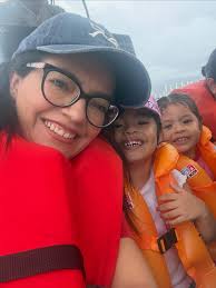 Azucena Orantes La Voz added a...