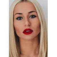 Jasmine Fox's Instagram, Twitter & Facebook