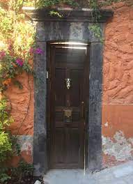 puerta rustica marco de piedra y madera ハンドメイド