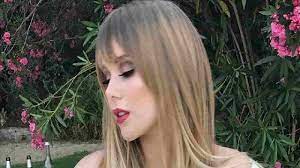 Viso puro, capelli biondi e occhi azzurri. Jasmine Carrisi Irriconoscibile Tutta Colpa Del Trucco Video