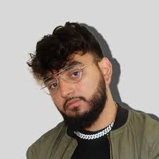 When did Michael Calvillo start making music?