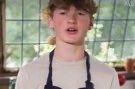 Lorraine Kelly shares snap with Pauline Quirke as fans issue same demand