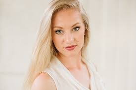 Danielle Benton's Instagram, Twitter & Facebook