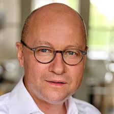 Stabübergabe bei der VR-Bank in Mittelbaden