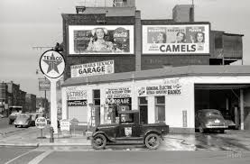 July 1940 Gas Station In Benton Harbor Michigan By John Vachon For The Farm Security Administration Old Gas Stations Texaco Vintage Gas Pumps