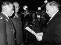 War langjähriges mitglied der bayerischen volkspartei. Zum Todestag Eines Csu Idols Mythos Strauss Bayern Sz De