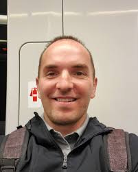 Happy weekend from Exponential University! 🚀 Here's to the people who make  growth possible. The backbone of our journey and the heart of our wins. 🌱