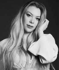 Chelsea Seward's Instagram, Twitter & Facebook