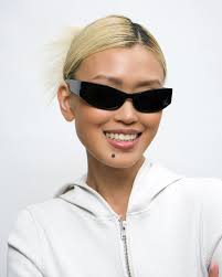 SKLOEYEWEAR (@skloeyewear) · Instagram 照片和视频