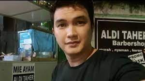 Diketahui sebelumnya, aldi taher pernah tergabung dalam bernama radio bersama raffi ahmad, naga aldi taher dua kali gagal membina rumah tangga. X5qe0znwwoczem