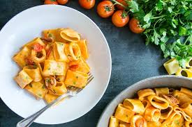 La calamarata è un primo piatto di pesce facile e davvero saporito. Quick And Easy Italian Recipes The Petite Cook