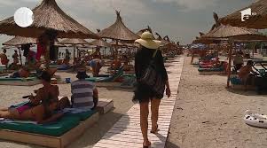 Vremea va fi caldă în următoarele două săptămâni, cu valori ridicate în majoritatea regiunilor, însă îşi vor face apariţia şi intervalele în care şansele de ploaie vor fi destul de mari, arată prognoza administraţiei naţionale de meteorologie valabilă până pe 1 iulie. Vremea 20 22 Iulie Pe Litoral Prognoza Meteo La Mare Pentru Vineri Si Weekend