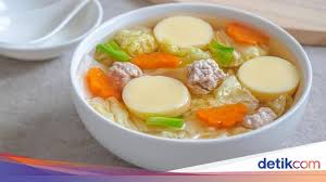 Sangat cocok dihidangkan untuk acara makan siang, ditambah dengan lauk ayam goreng atau tahu dan tempe, masakan ini sudah cukup sedap untuk dinikmati bersama keluarga. 10 Menu Buka Puasa Sehat Cocok Untuk Kamu Yang Sedang Diet