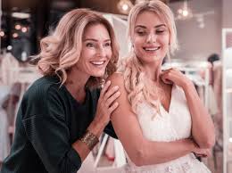 Ein geldgeschenk zur hochzeit zu basteln ist ganz leicht: Kleider Fur Die Brautmutter Inspirationen Und Stil Regeln