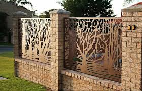 Gartenzaun mauer ideen terrassenüberdachung günstig schön. Mauer Zaun Kombination Fur Mehr Sichtschutz Und Stil Im Garten