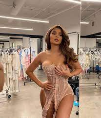 Solène, 26 ans, infirmière près de lille, passionnée de mode depuis toujours et blogueuse à temps partiel. Kylie Jenner Instagram Photos 06 30 2020 Hawtcelebs