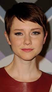 Short Hairstyle Inspiration For Brunettes Round Face Haircuts Short Pixie Haircuts Pixie Hairstyles