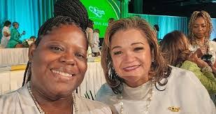 Dorinda Davis's Instagram, Twitter & Facebook