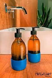 seifenspender base blau magazin seifenspender seife glasflaschen