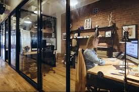 Auf der suche nach einem shared office oder arbeitplatz in der hansestadt hamburg? Wework Gansemarkt Hamburg Coworkingspaces De