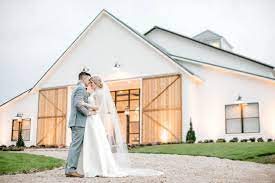 Deep In The Heart Farms Wedding Venue Weddings In Houston Wedding Venue Houston Farm Wedding Venue Hill Country Wedding Venues