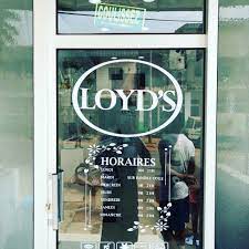 Loyd S On Instagram Venez Decouvrir Votre Nouveau Salon De Coiffure Loyd S Situe A Yaounde Biyem Assi Acacia Chalkboard Quote Art Neon Signs Art Quotes