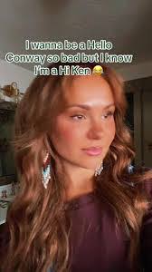 Isabel Conway's Instagram, Twitter & Facebook