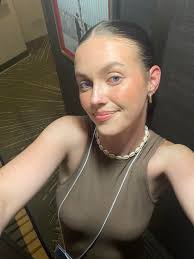 Taylor Swift's hair color inspiration and natural hair colors discussion