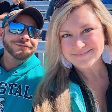 Happy Saturday! New Demetria Eats episode out now: MARATHON BURGER in LA