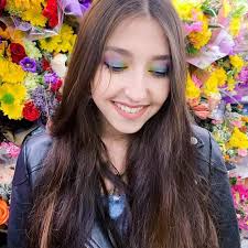 Melody Cristea 🎤🌹🦇💜 LILIAC 🦇