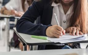 Simularea începe la ora 9, moment din care elevii au la dispoziție două ore pentru a rezolva subiectele la română la simulare evaluare națională 2021. Simulare Evaluare NaÈ›ionalÄƒ 2021 Modele De Subiecte La Limba RomanÄƒ