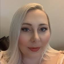 Amanda Haliburton's Instagram, Twitter & Facebook