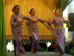 Idul fitri adalah hari raya umat islam. Tarian Raya 5 09 Suasana Hari Raya Youtube