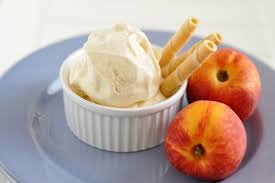 Vă prezentăm cea mai rapidă și delicioasă rețetă de înghețată de casă. Inghetata De Piersici Sau Nectarine Cremoasa Si Aromata Savori Urbane Recipe Ice Cream Desserts Peach Ice Cream
