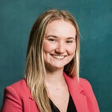 Shonda Wallace's Instagram, Twitter & Facebook