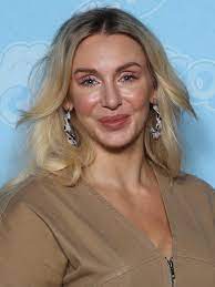 Jun 21, 2021 · wrestling legend ric flair had 15 drinks a day, slept with 10,000 women, documentary reveals ric and his daughter, wwe's charlotte flair , have teamed up to track down the robe. Charlotte Flair Wikipedia