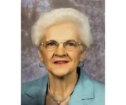 Kay Lott's Instagram, Twitter & Facebook