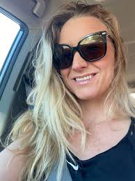 Single mother seeking job opportunities in Panama City Beach