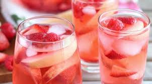Sangria Rosee Aux Fruits D Ete La Cuisine De Francoise Recette Sangria Rose Recette Sangria Sangria