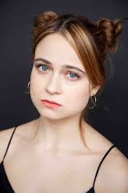 Charlotte Horan's Instagram, Twitter & Facebook