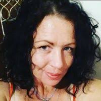 Complete Guide to Tarot Illuminati by Kim Huggens