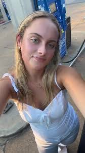 Eliza Larson's Instagram, Twitter & Facebook