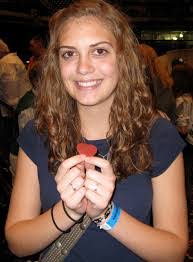 Mandi Ingram's Instagram, Twitter & Facebook