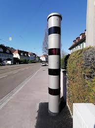 Mit einem lexikon der deutschen sprachlehre. Endlich Neue Stylische Blitzer In Freiburg Freiburg Nachrichten