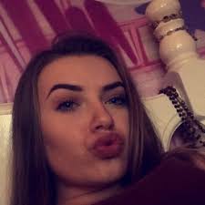 Chloe Daniel (@chloedanielxo)