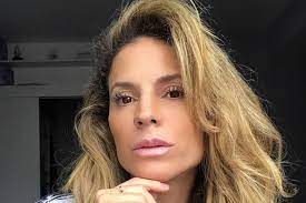 Maíra charken (tv show host) was born on the 22nd of july, 1978. Longe Da Tv Maira Charken Chora E Diz Quero Pagar Contas Em Dia