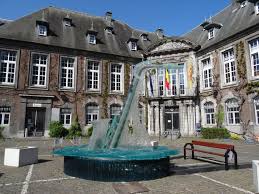 Maison Communale De Dinant Belgique Ville Ou Est Ne Adolphe Sax L Inventeur Du Saxophone Dinant Belgium City Where Was Born Adolphe Sax The Inventor Of
