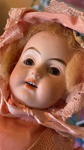 What is the identity of this vintage mannequin head?