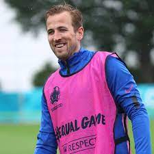 Harry edward kane mbe (born 28 july 1993) is an english professional footballer who plays as a striker for premier league club tottenham hotspur and captains the england national team. Tahfuh Qm4z0pm