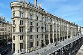 Les origines de la poste remontent au temps de. Elegancia Abandonne Le Projet D Hotel De La Poste Du Louvre